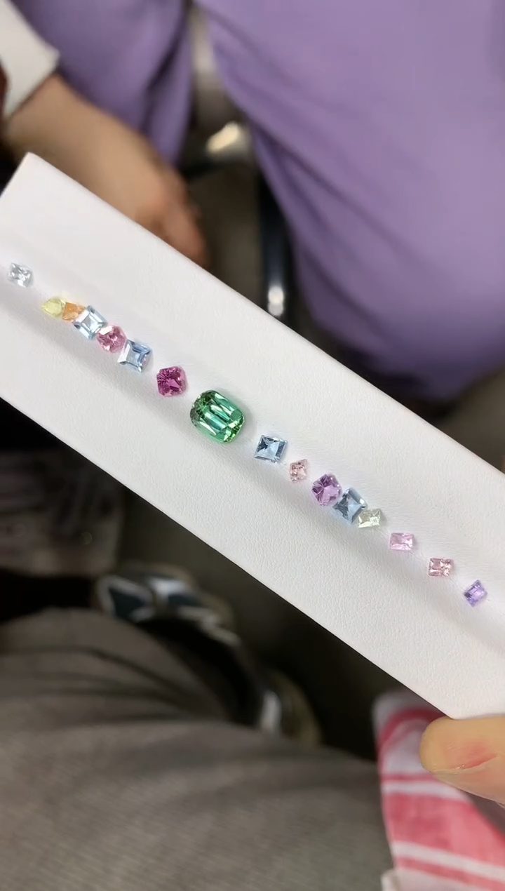 【闪购商品】蓝宝石裸石未镶嵌繁花一组