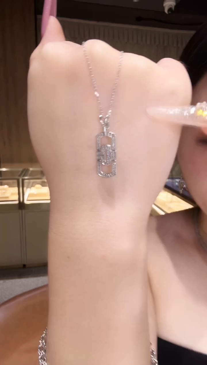 项链铂Pt950镶嵌钻石回形针