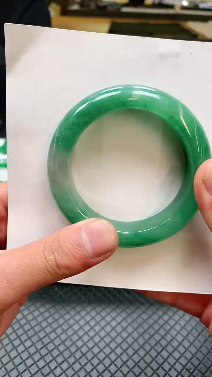 【闪购商品】石英质玉手镯未镶嵌冰飘花手镯