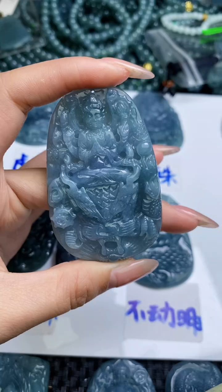 【闪购商品】翡翠颈饰未镶嵌         