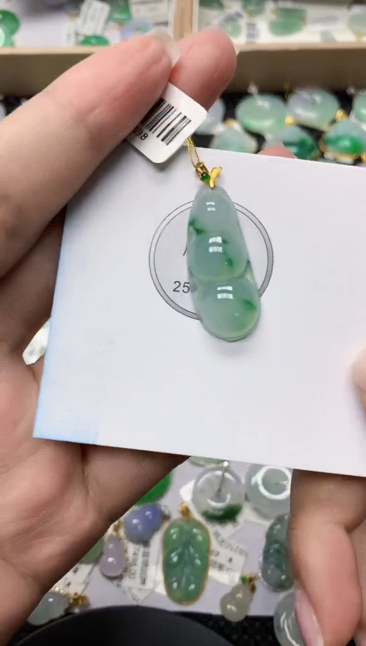 颈饰18K金镶嵌翡翠11111111111