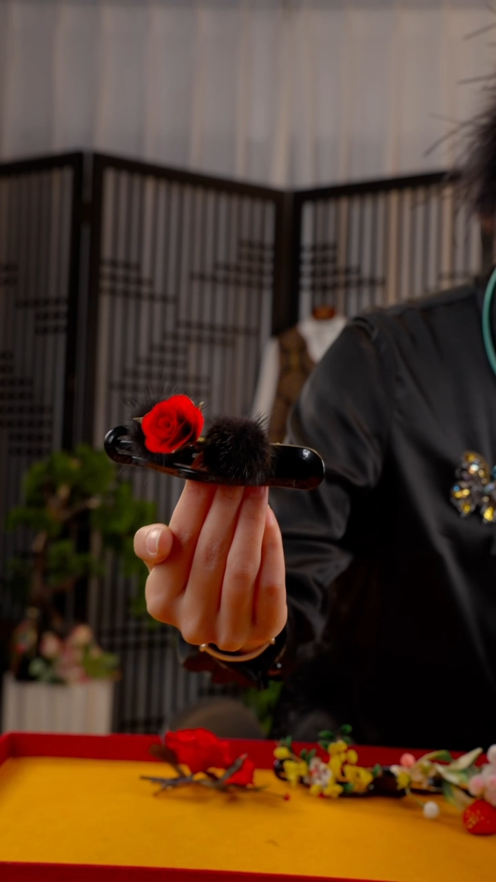 刺绣非遗绒花手工饰品