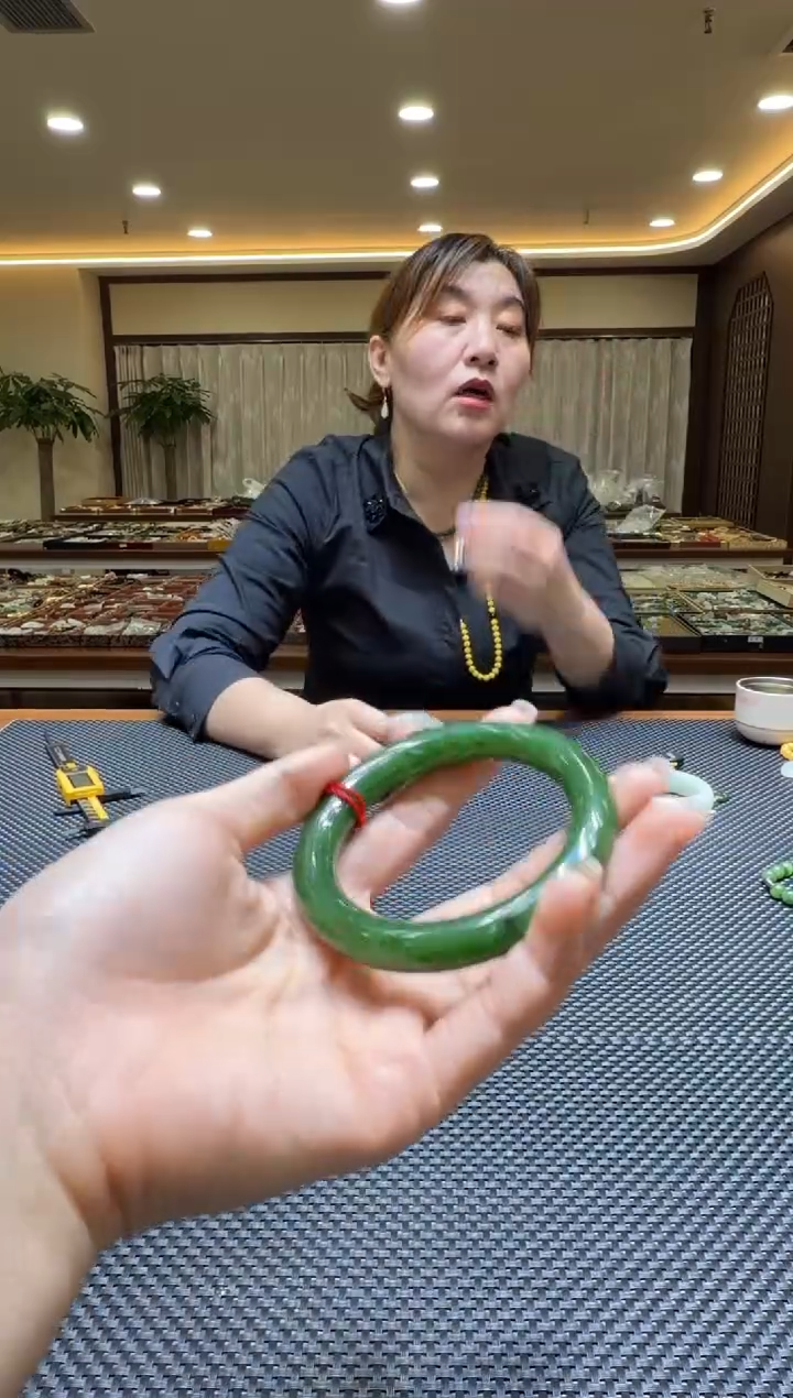 颈饰未镶嵌和田玉手镯58