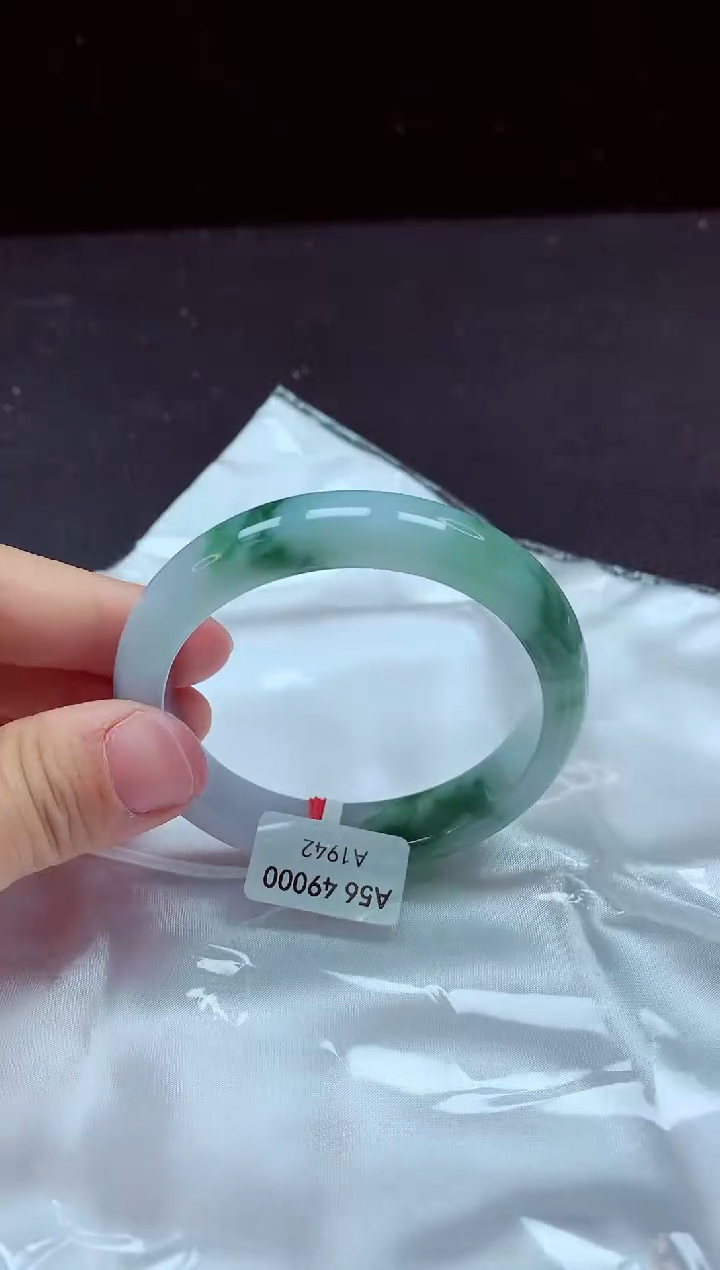 【闪购商品】翡翠手镯未镶嵌镯子56+