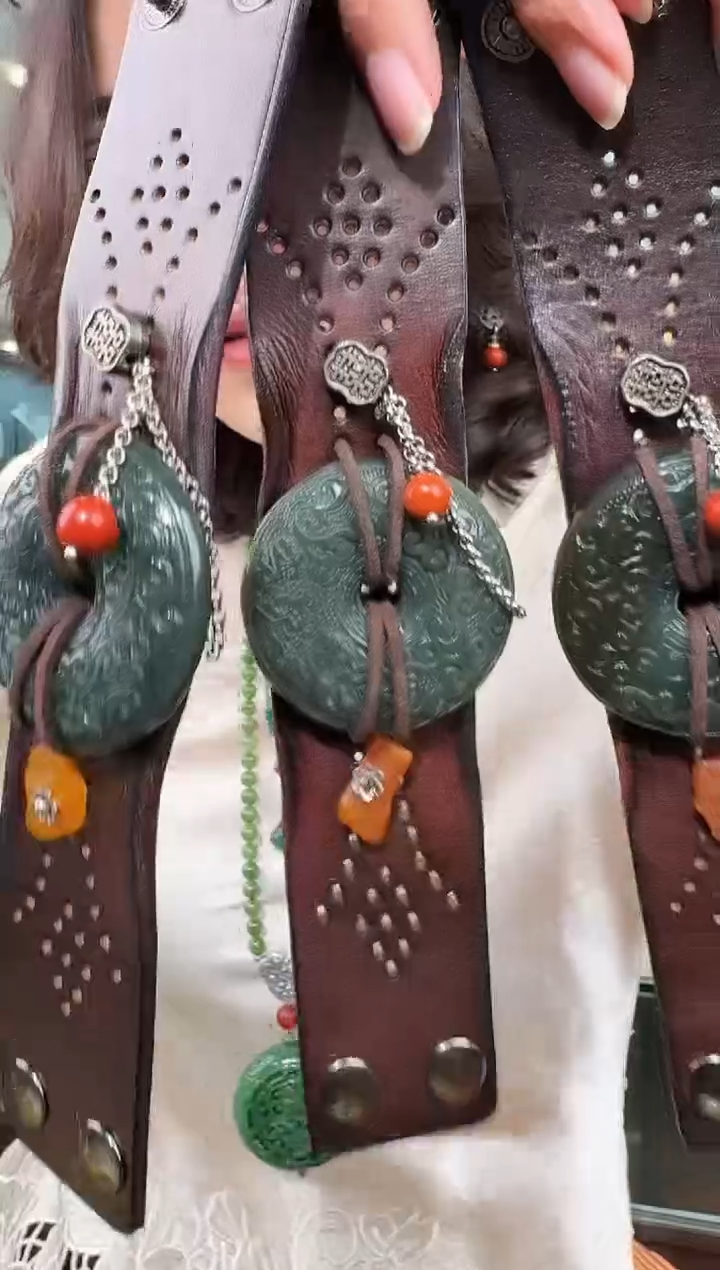 颈饰未镶嵌和田玉手牌只发一个