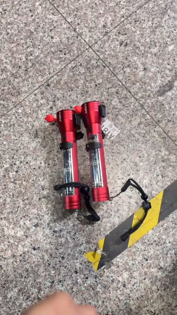 A700坏的锤子灯发2只