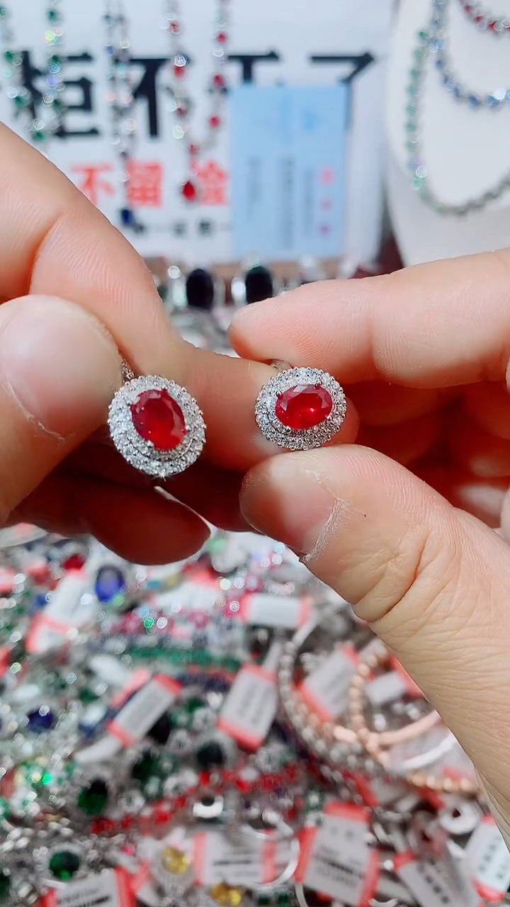 颈饰未镶嵌红宝石红宝石吊坠 戒指 