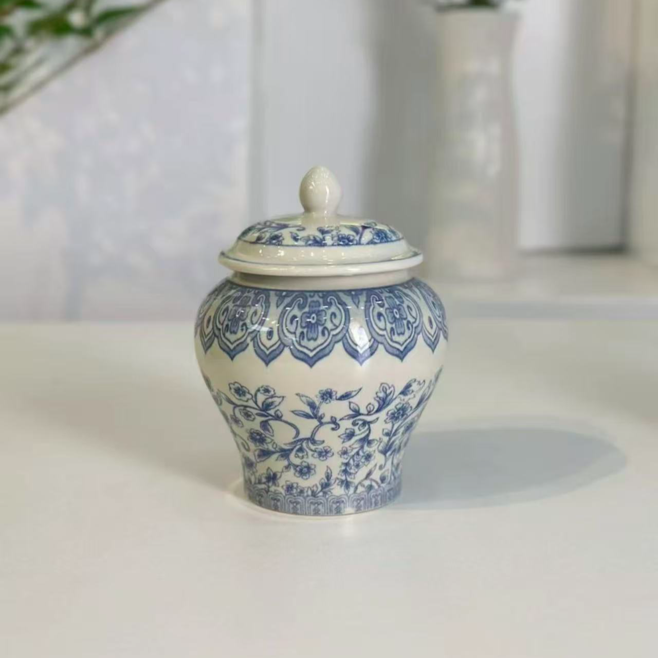 蓝缠枝莲小将军罐zh2001