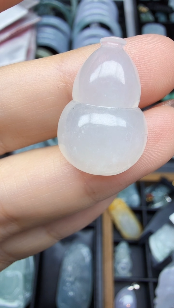 【闪购商品】翡翠颈饰未镶嵌葫芦
