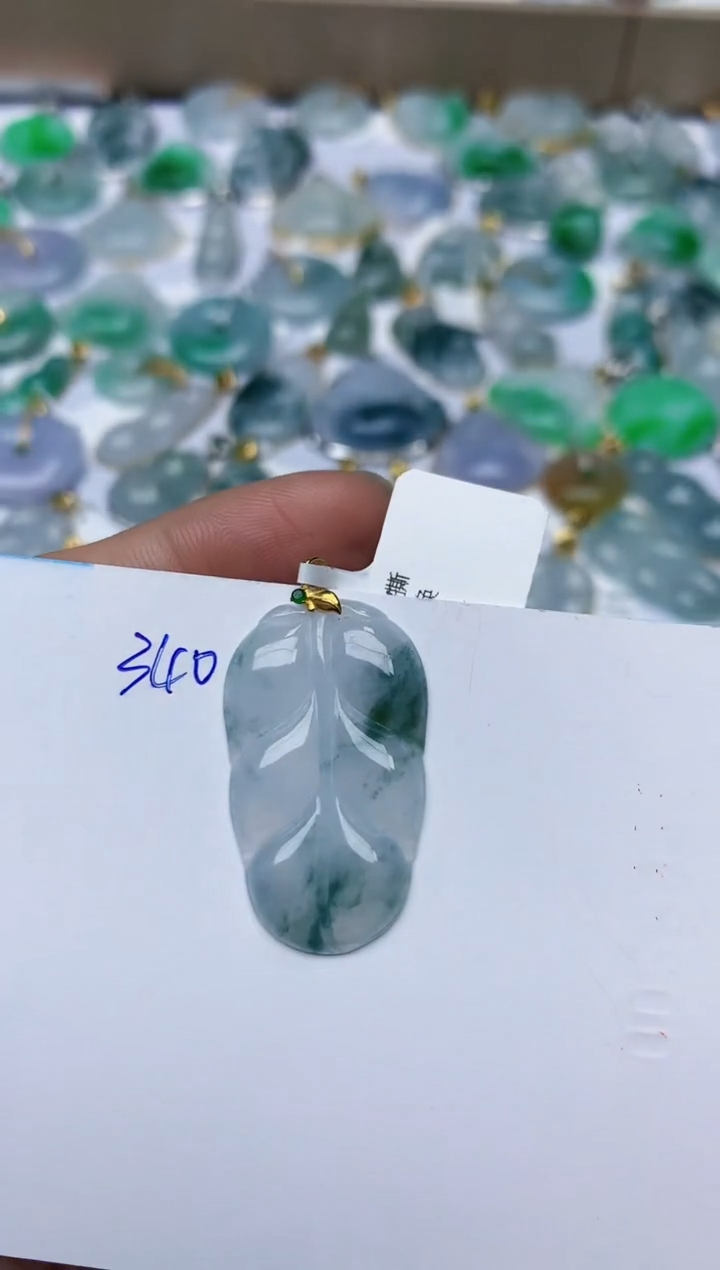 【闪购商品】翡翠颈饰18K金镶嵌天然翡翠A货   