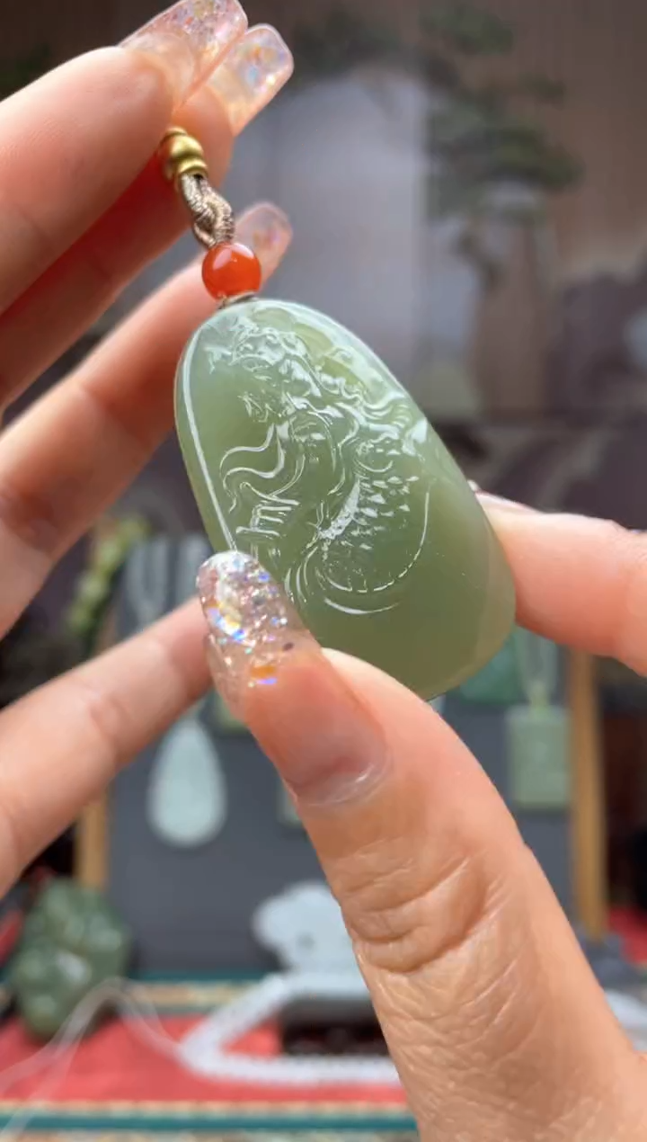 和田玉未镶嵌颈饰拍一发一