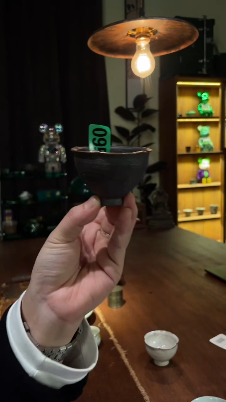 包铜花口黑杯...095