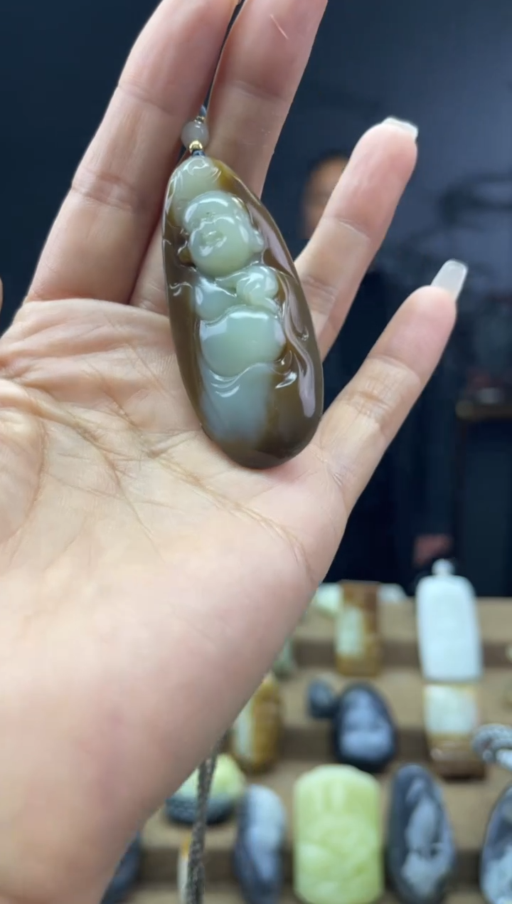 颈饰未镶嵌和田玉1