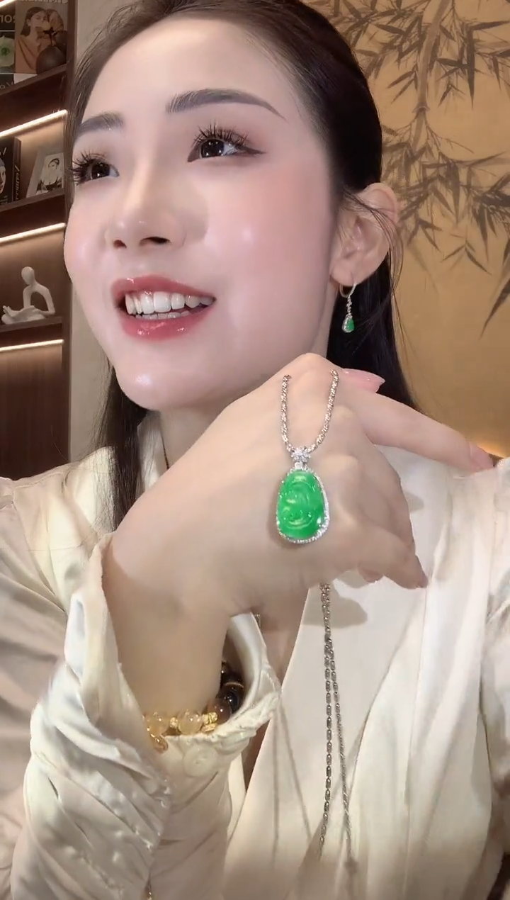 【闪购商品】翡翠吊坠(不含链)18K金镶嵌A33