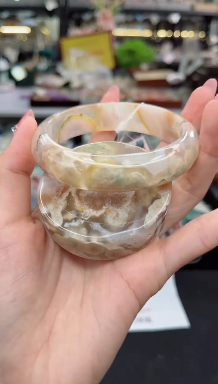 【闪购商品】石英质玉手镯未镶嵌62圈口（赠品镯心）3035