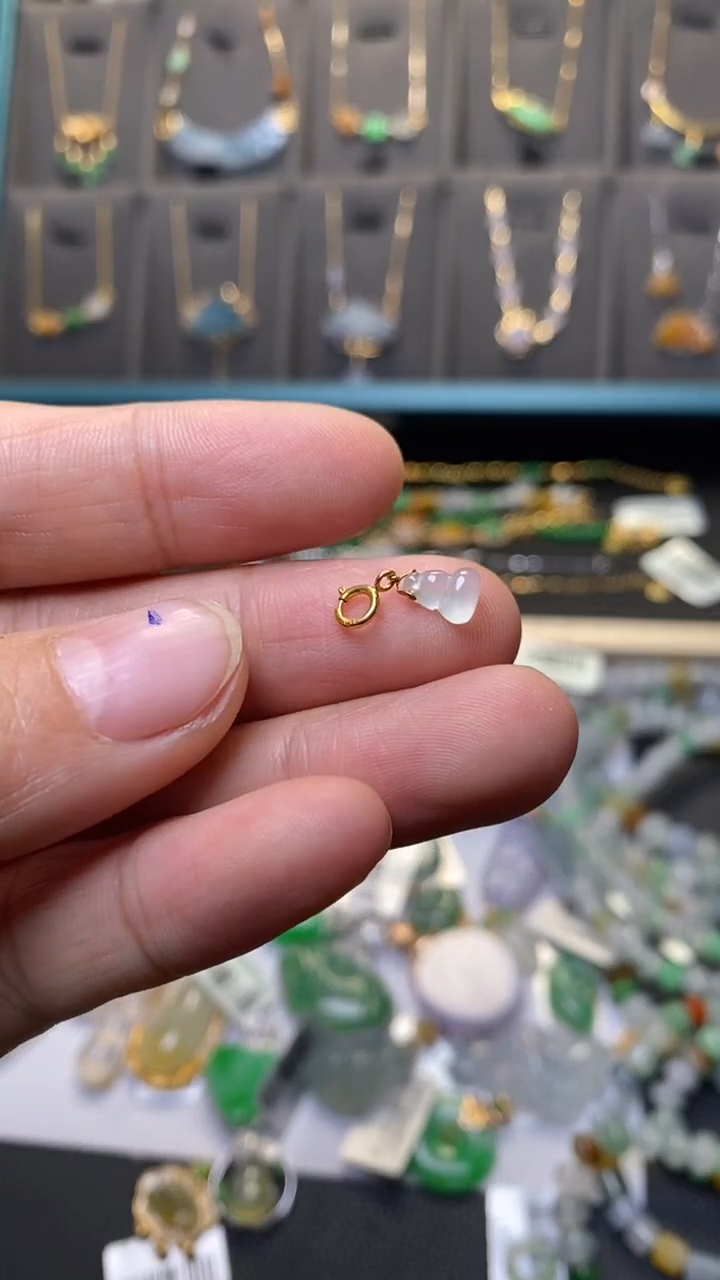 颈饰18K金镶嵌翡翠净货37554