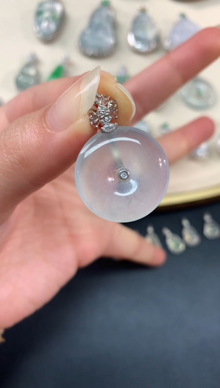 【闪购商品】翡翠吊坠(不含链)18K金镶嵌A42|9800