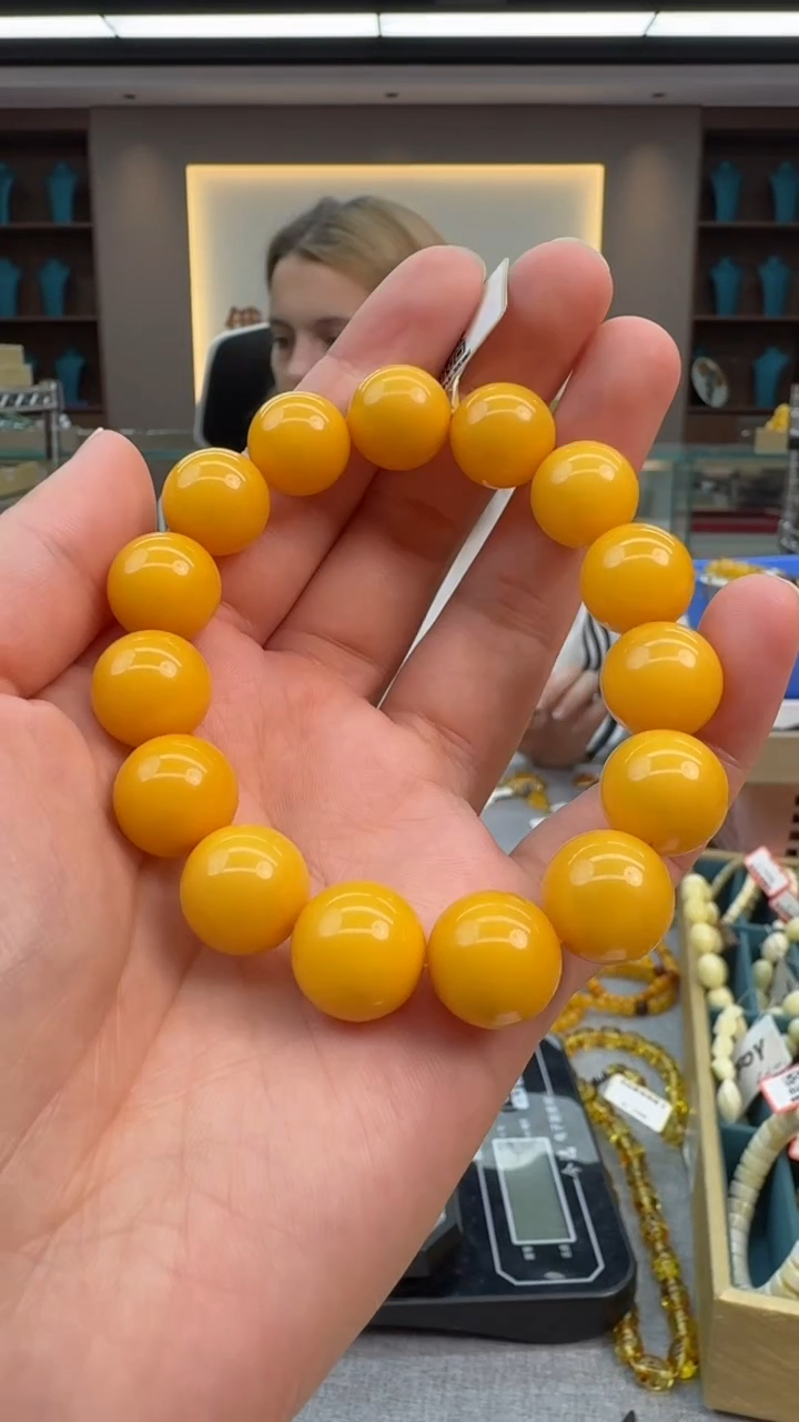 未镶嵌琥珀手链63秒拍号 假一罚三