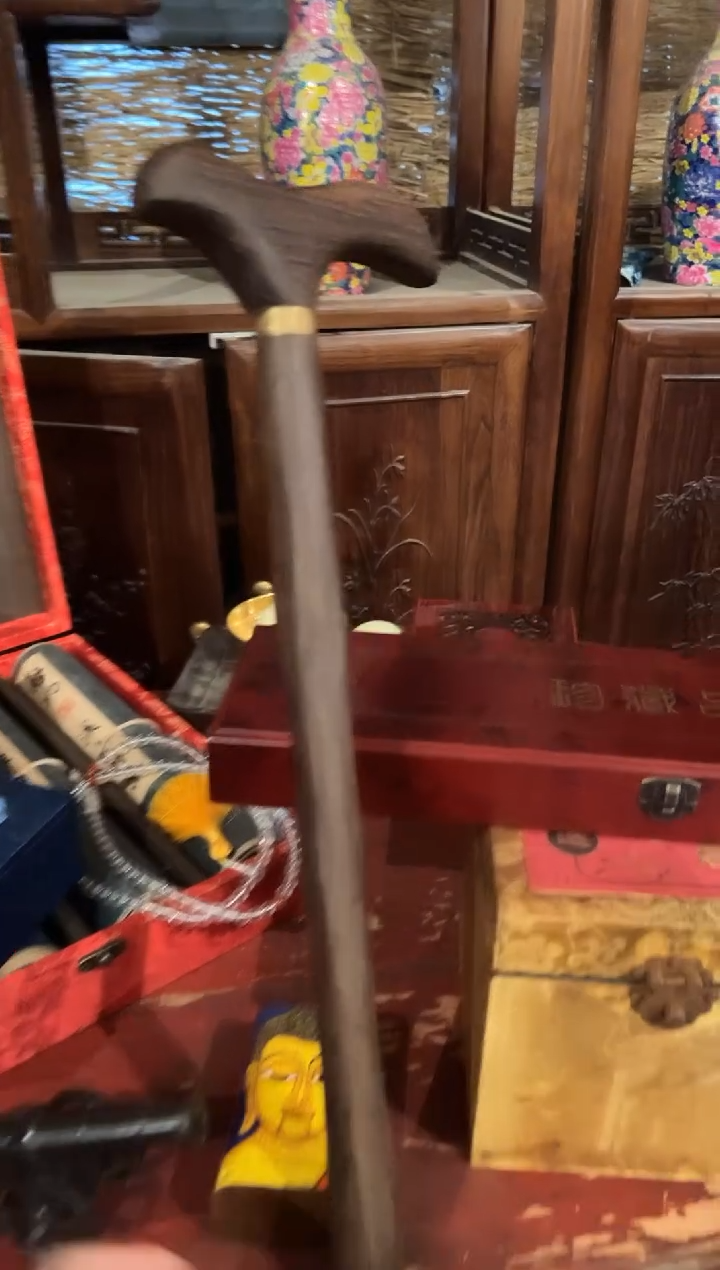 木一一一一一一鸡手杖