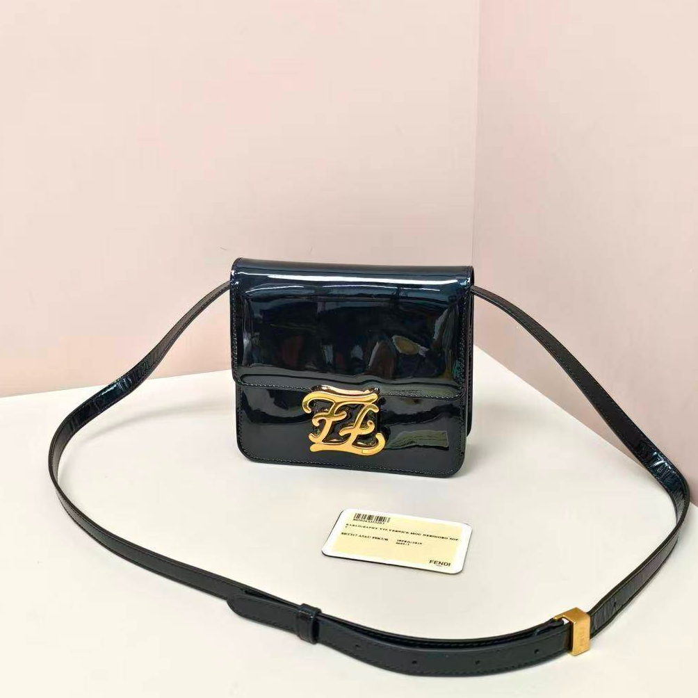 95新 FENDI/芬迪 胖虎佳佳/箱包/斜挎包/31B2509210006