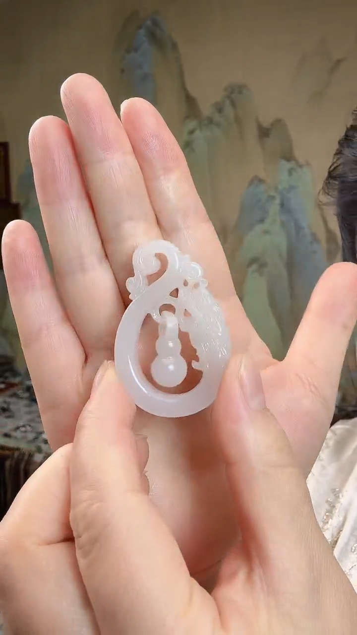 颈饰未镶嵌和田玉.