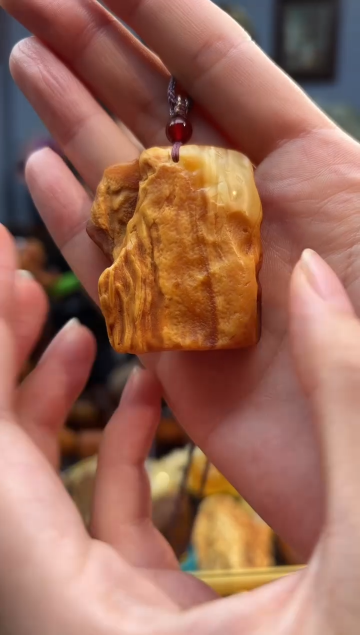 琥珀颈饰未镶嵌吊坠