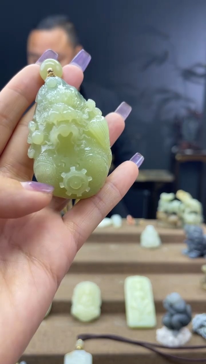 颈饰未镶嵌和田玉1