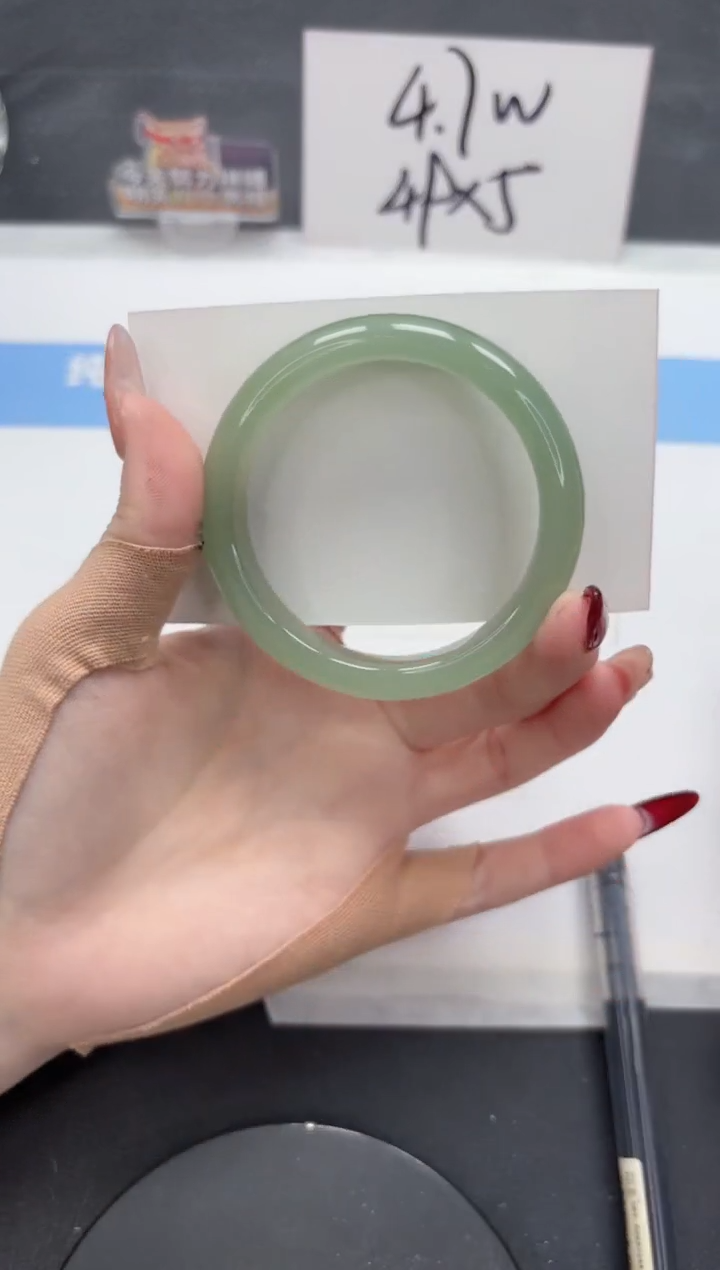 【闪购商品】石英质玉手镯未镶嵌A394-54.7