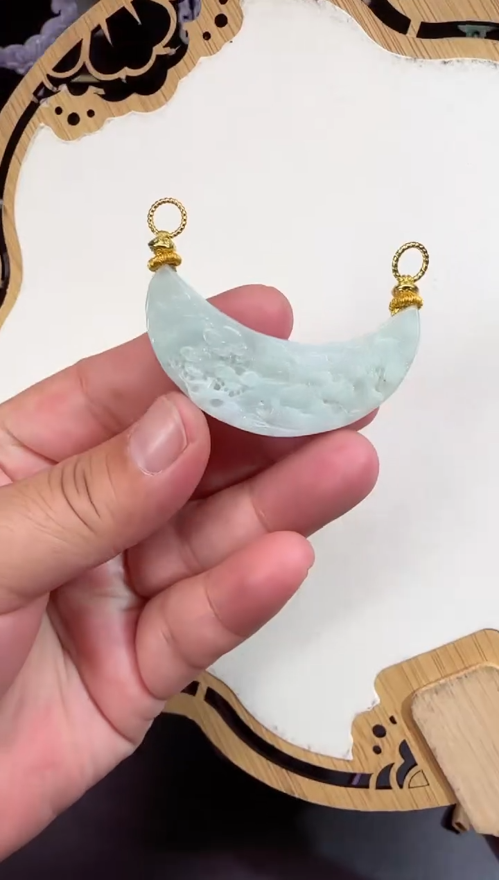 【闪购商品】翡翠颈饰未镶嵌拍照