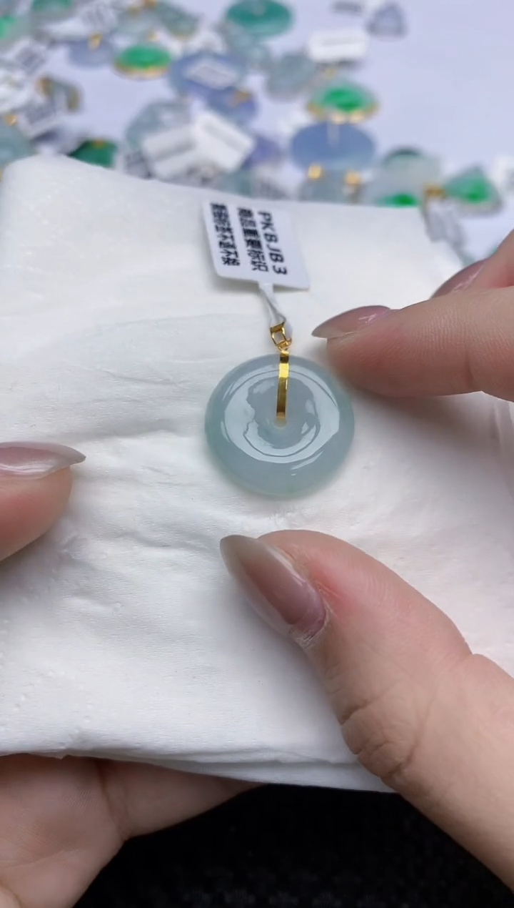 【闪购商品】翡翠颈饰18K金镶嵌天然翡翠A货