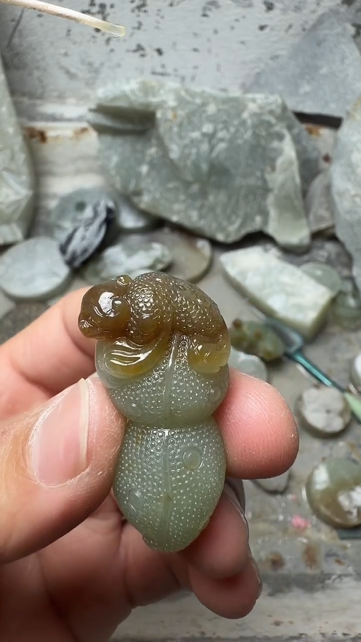 吊坠(赠链)未镶嵌和田玉花生 