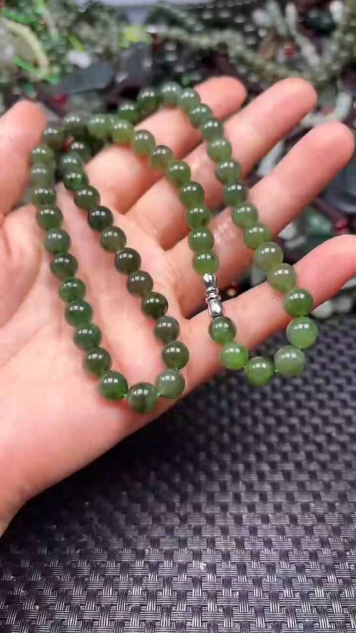 和田玉未镶嵌颈饰1