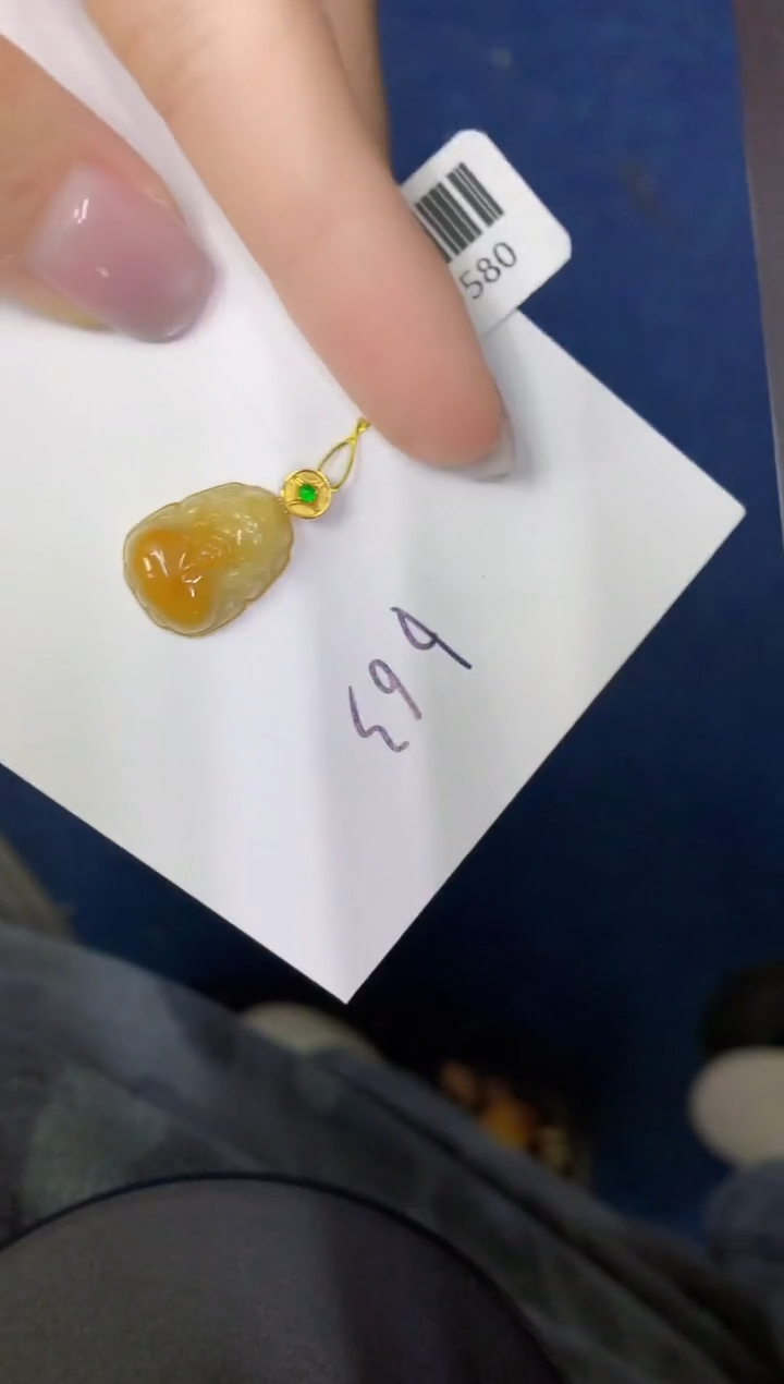 颈饰18K金镶嵌翡翠缅甸天然翡翠A货