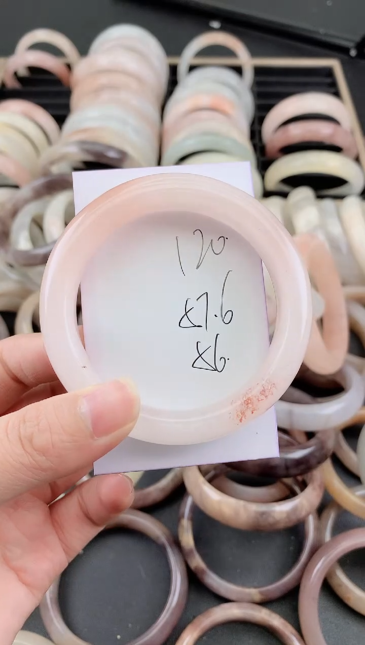 未镶嵌手镯石英质玉120