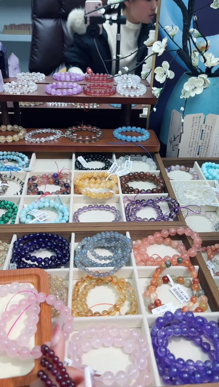 【闪购商品】石榴石手串未镶嵌石榴石三圈手链多样性发其一