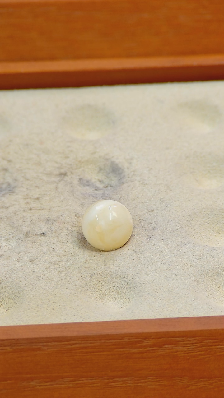 【闪购商品】蜜蜡裸石未镶嵌俄料10MM0.557克