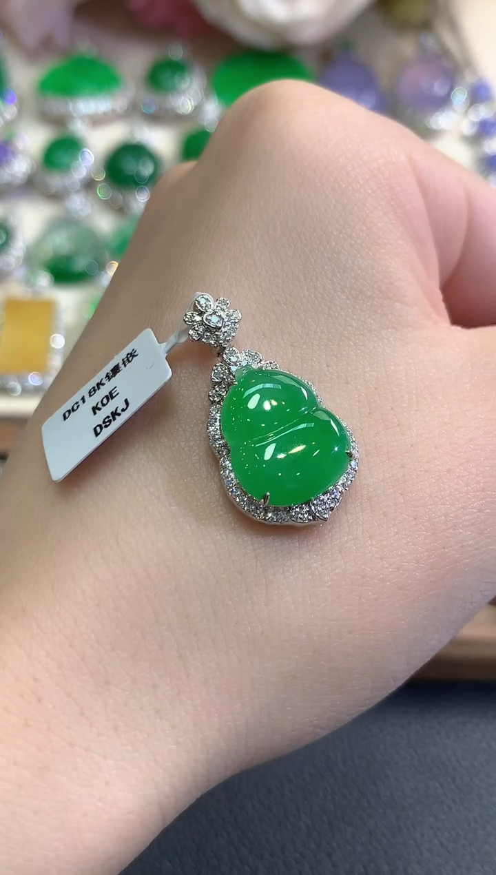 吊坠(不含链)18K金镶嵌翡翠秋日珠宝E22