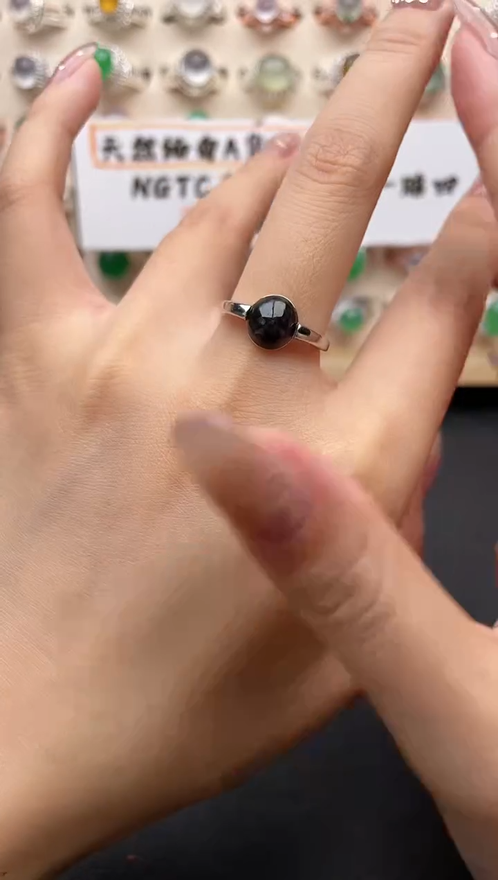 【闪购商品】翡翠戒指银S925镶嵌一物一证一礼盒