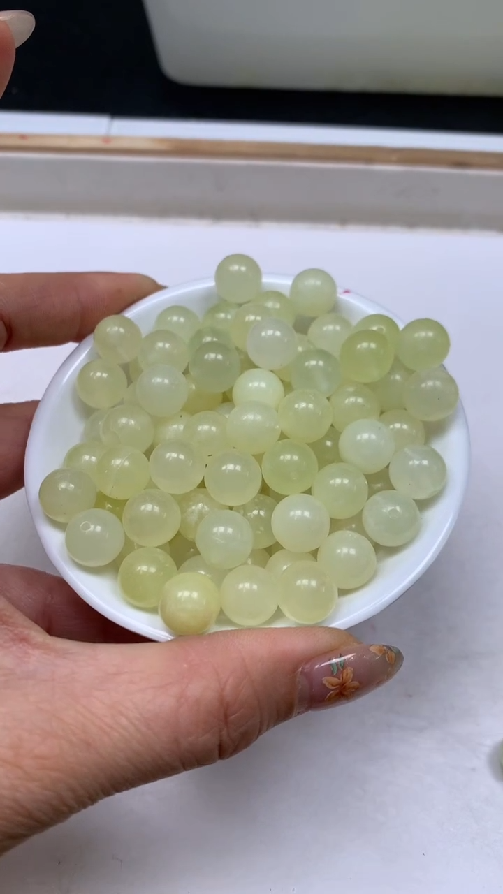 未镶嵌岫玉散珠B24 岫 玉 10mm 10个6.8元