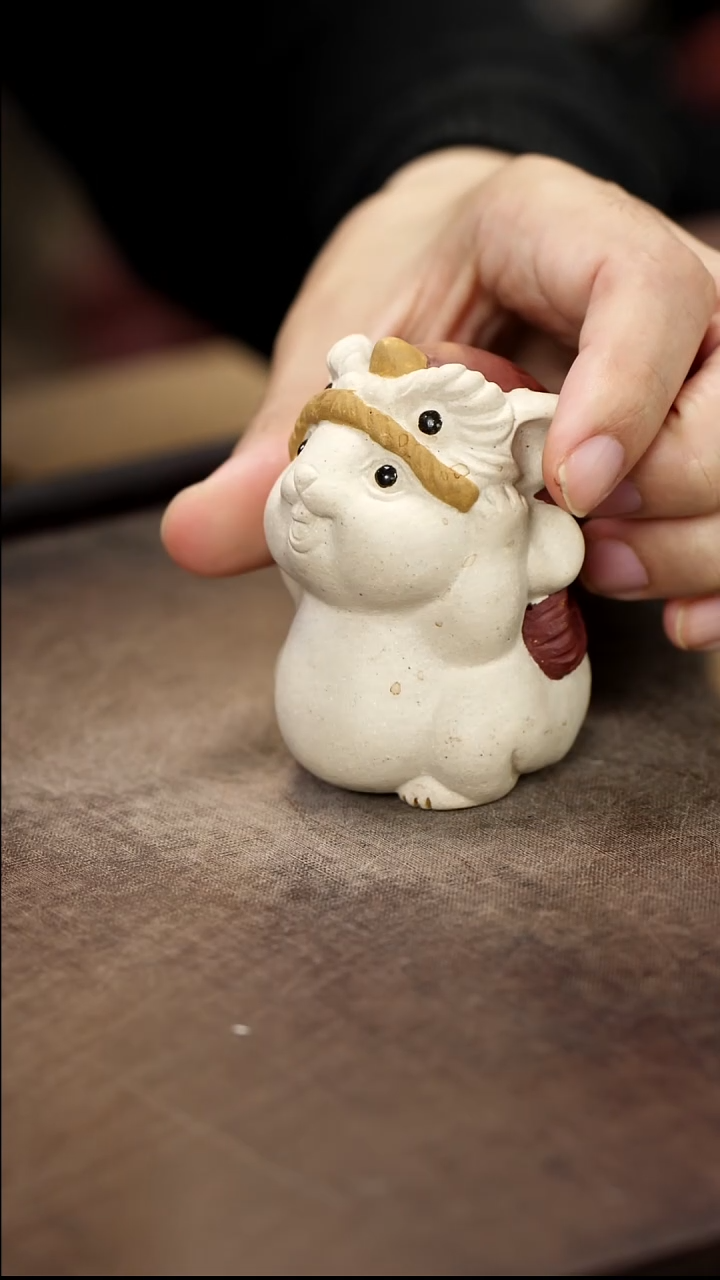 舞狮兔子茶宠摆件