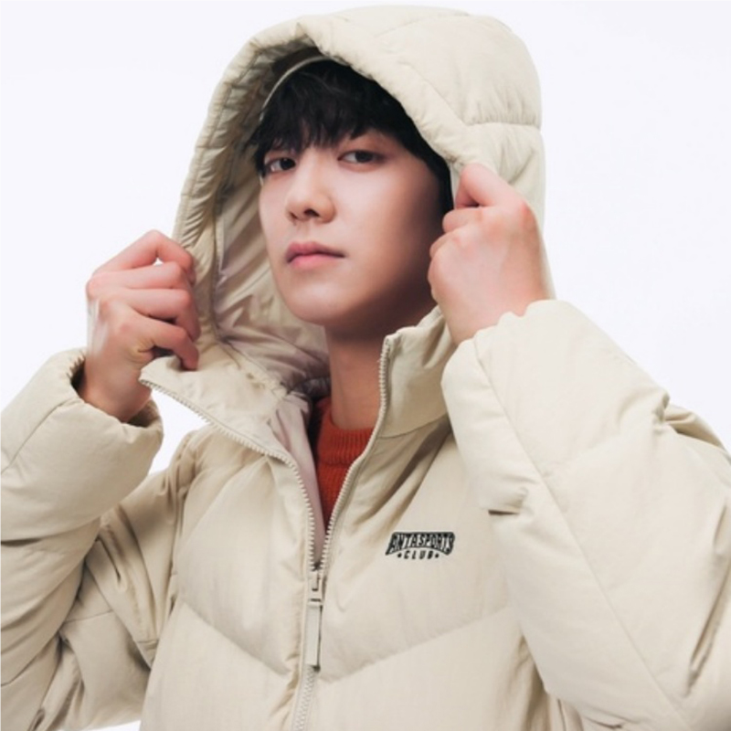 安踏生活运动复古多彩男子防泼水鸭绒冬季休闲连帽保暖外套