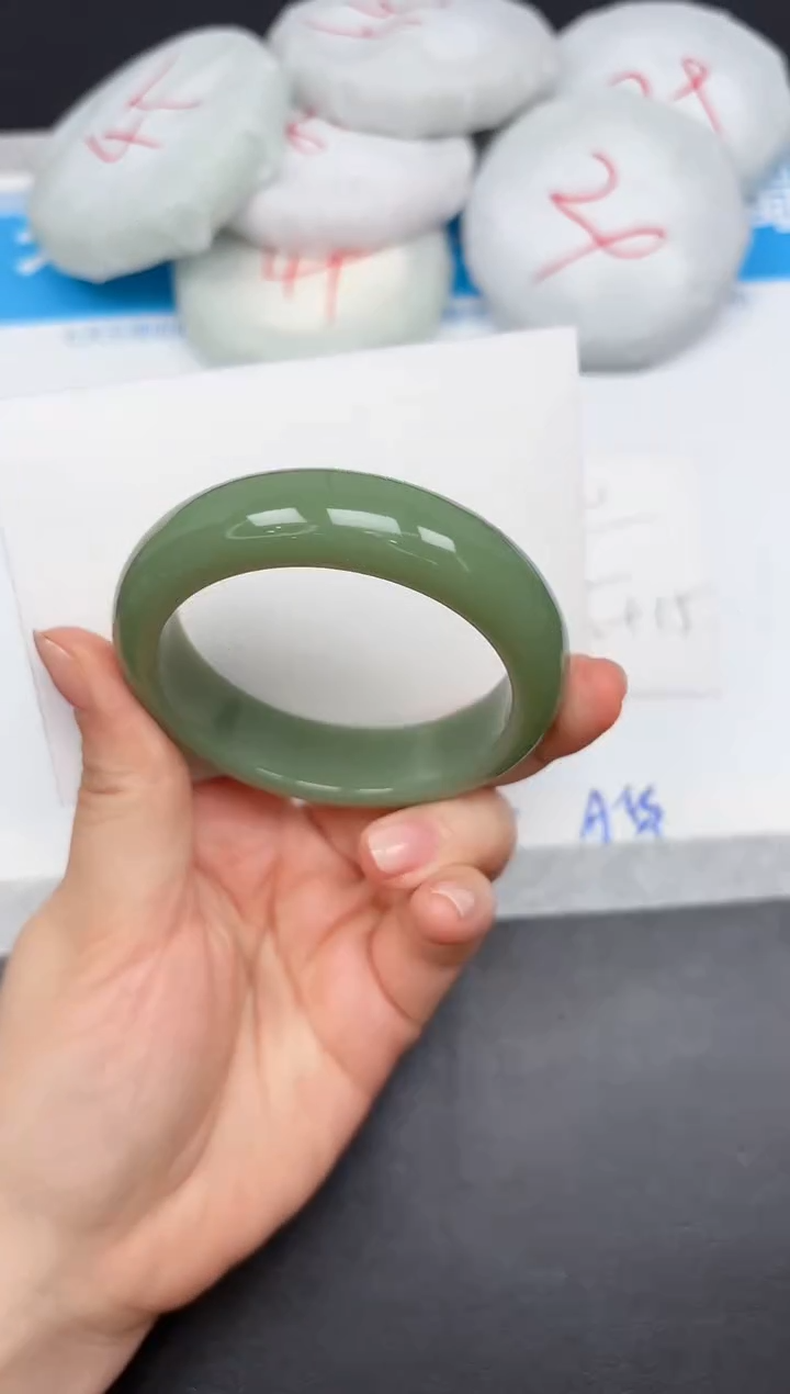 未镶嵌手镯石英质玉148-54.4