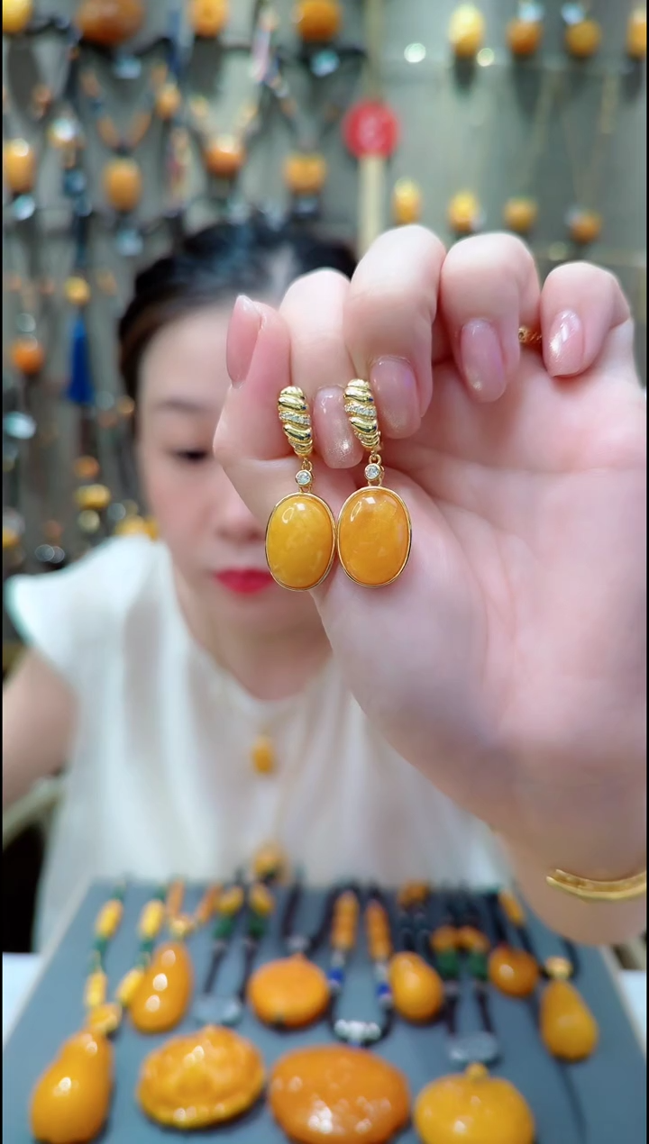银S925镀金镶嵌蜜蜡珠宝奇石﹣B996蜜蜡耳坠