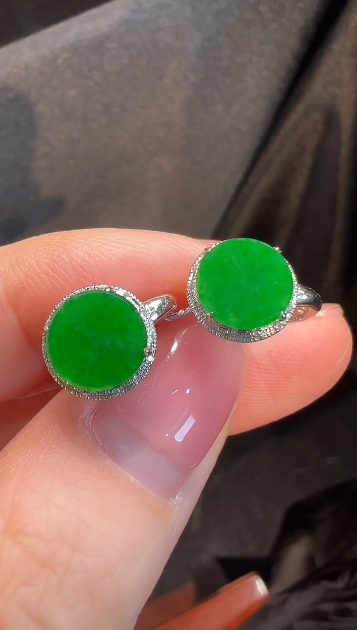 18K金镶嵌翡翠耳饰L6