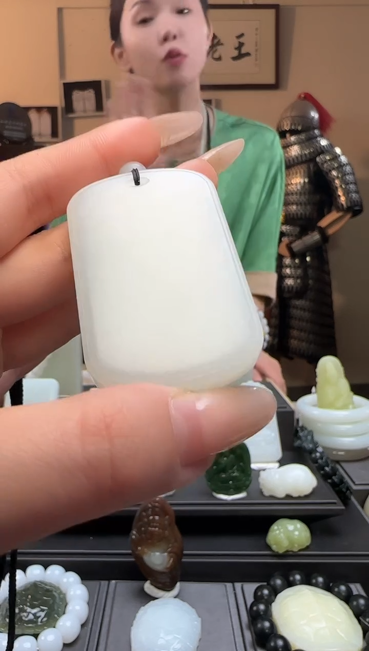 【闪购商品】和田玉无事牌未镶嵌吊坠