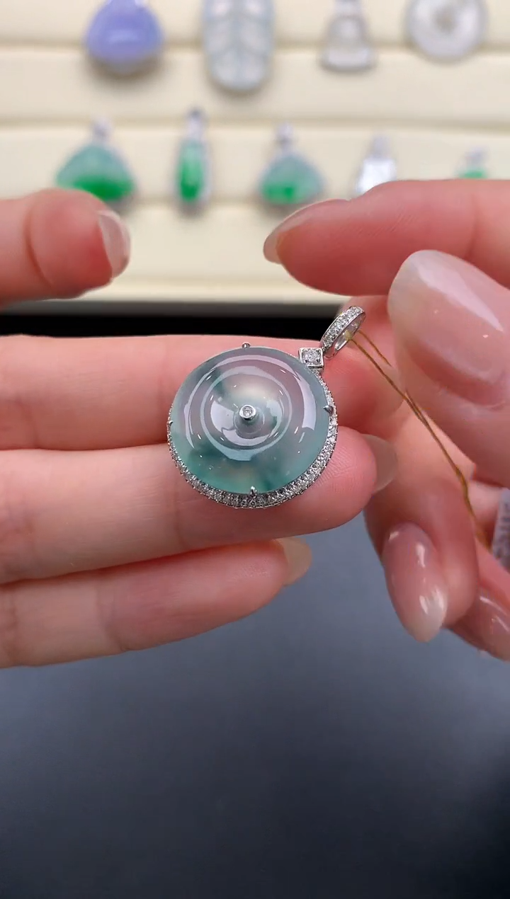 【闪购商品】翡翠颈饰18K金镶嵌Q214    