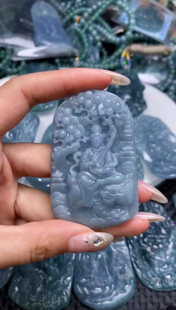 【闪购商品】翡翠颈饰未镶嵌          