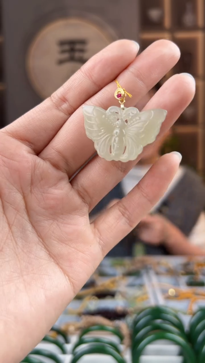 颈饰未镶嵌和田玉拍一发一，拍一发一