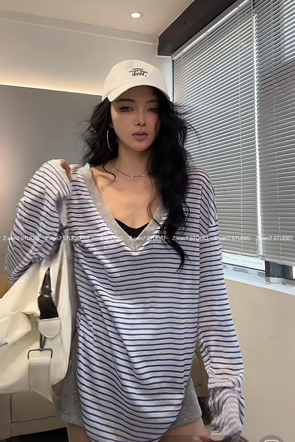 2025春夏新款  条纹两件套  慵懒显瘦宽松（条纹上衣＋灰色短裤）