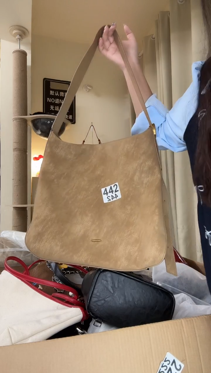 PU以直播链接为准 默认微瑕442 油边问题